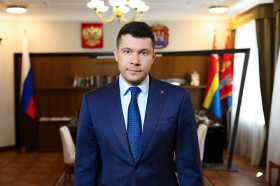 Поздравление губернатора Антона Алиханова с Днем защитника Отечества.