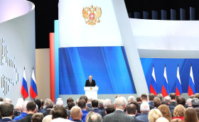 Владимир Путин поручил вдвое увеличить выплаты за классное руководство в небольших населенных пунктах.